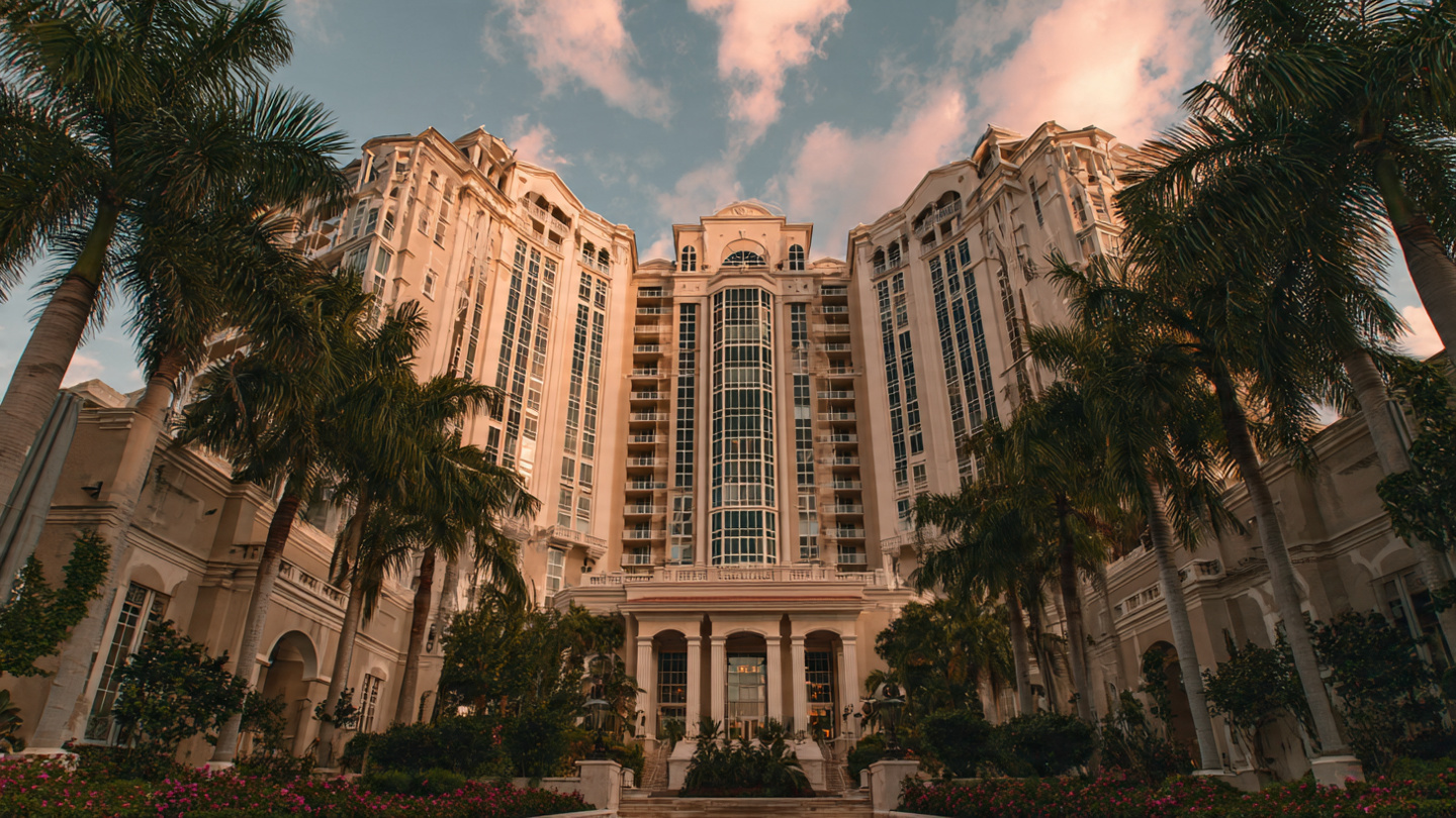 Read more about the article Who Is the Best Attorney to Fight HOA Issues in Florida?